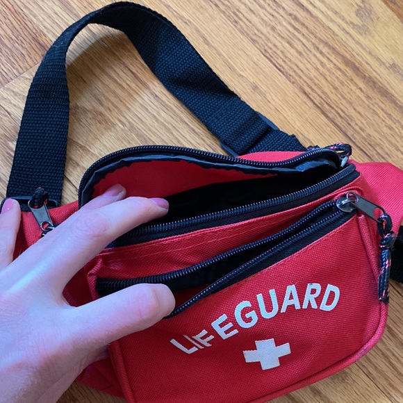 Lifeguard pouch - Picture 2 of 5
